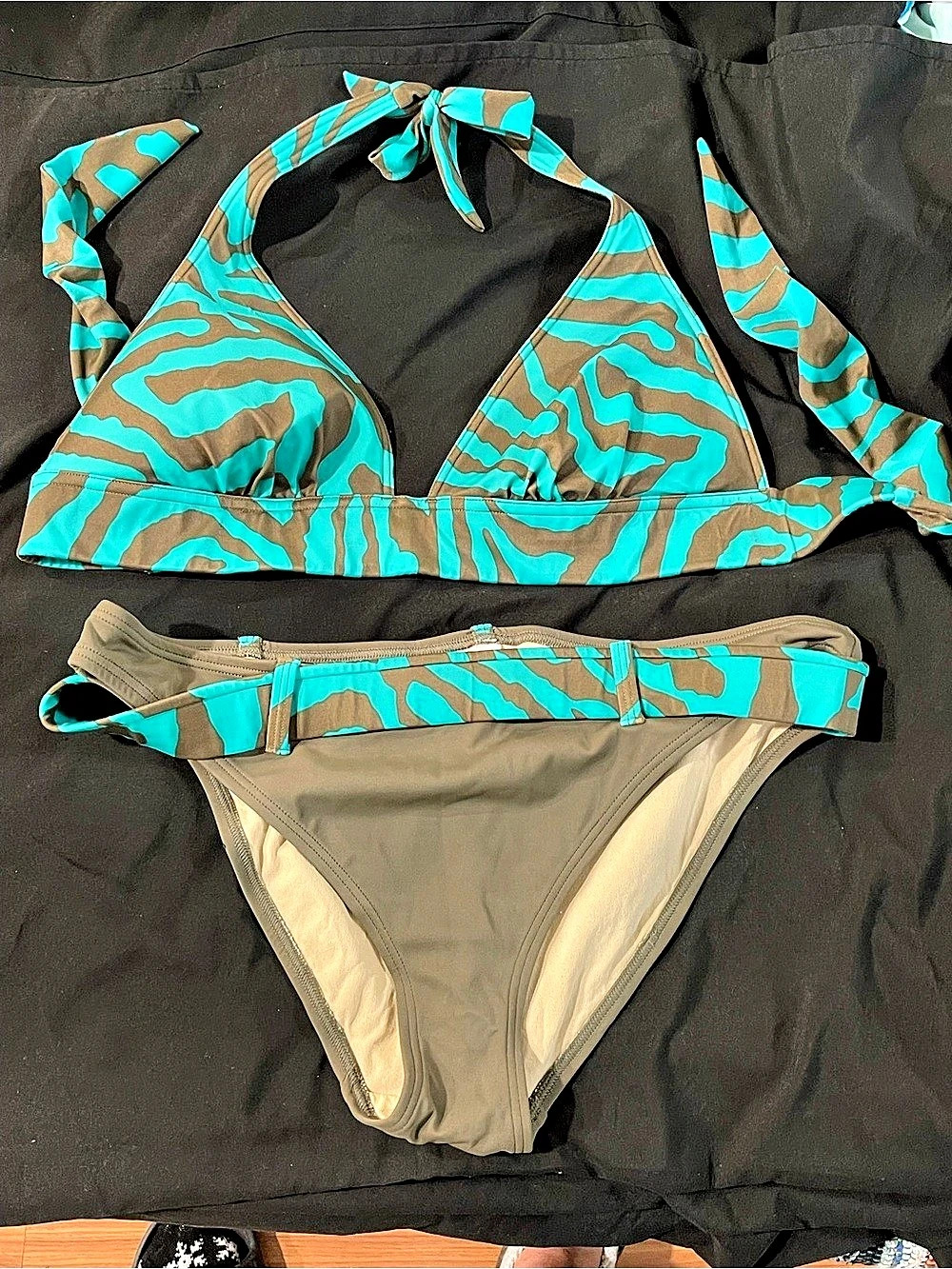 Victoria's Secret Animal Print Bikini Set in Blue & Gray Size Medium Like New